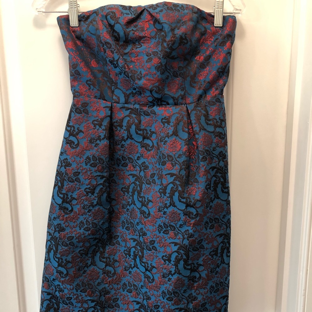 Beautiful baroque paisley cocktail dress w/pockets